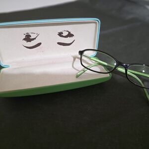 Womens ' Black and Green Glasses with Case NEW witjout Tags
